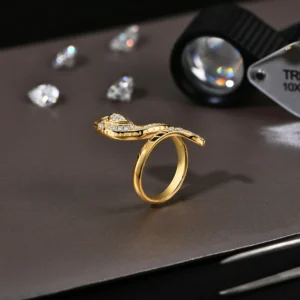 Anello di Diamanti Moissanite Forma Serpente in Argento 925 - immagine 3